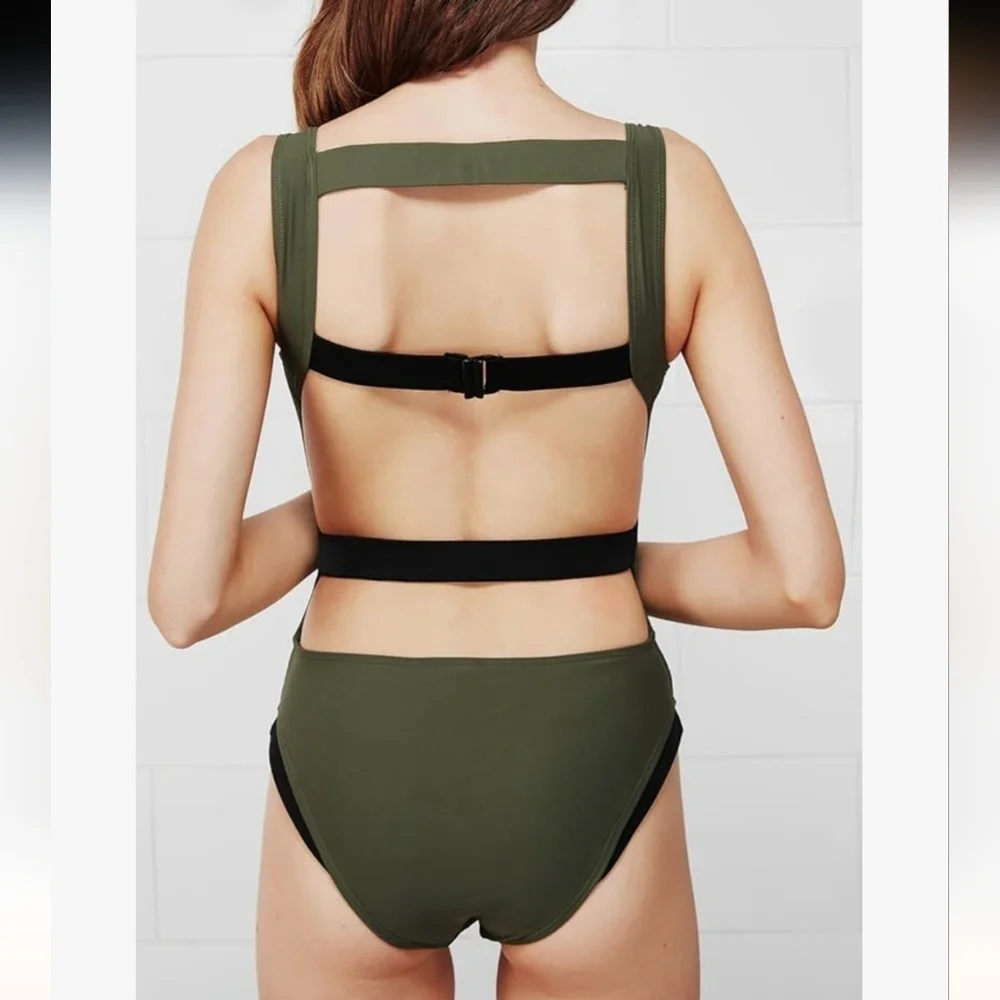 NWT CupShe One-Piece Swimsuit Mesh V Front Open 3 Strap Back Size Medium